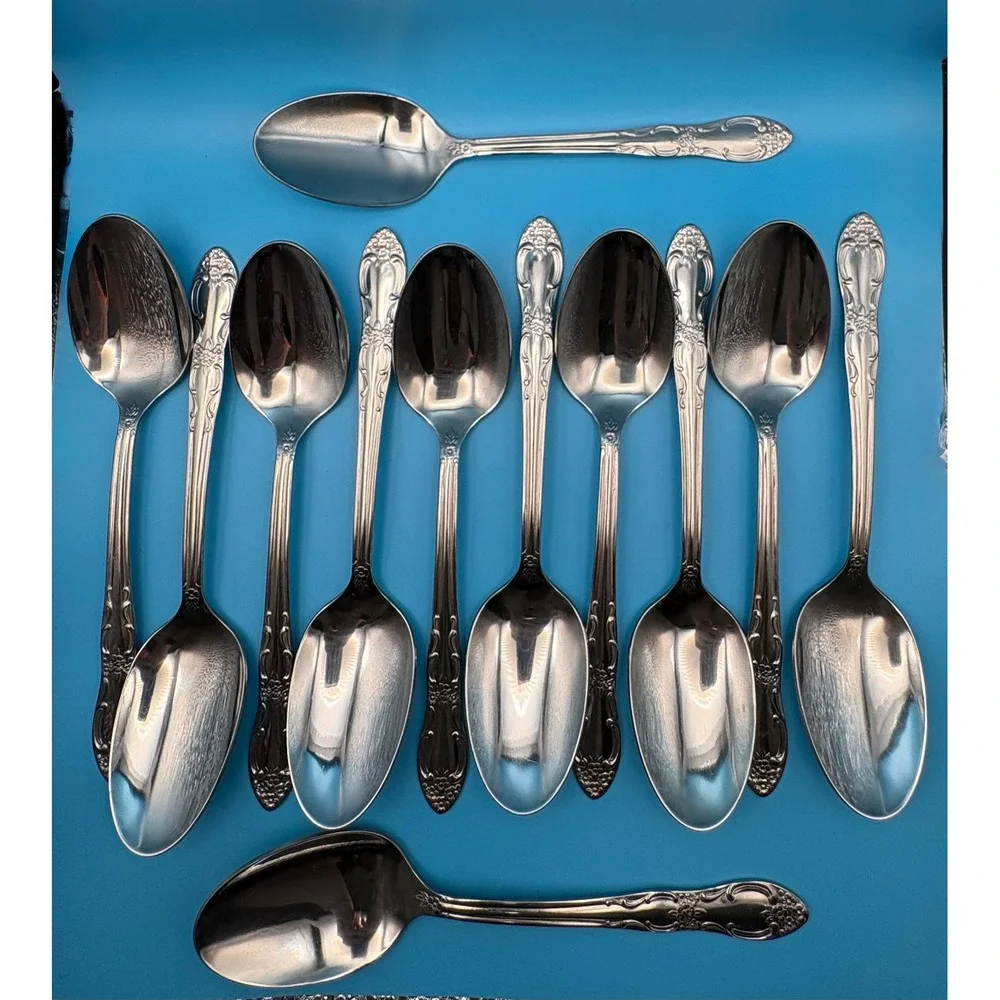 Oneida Venus Soup Spoons Set of 12 Stainless Steel Silverware Floral Scroll VTG